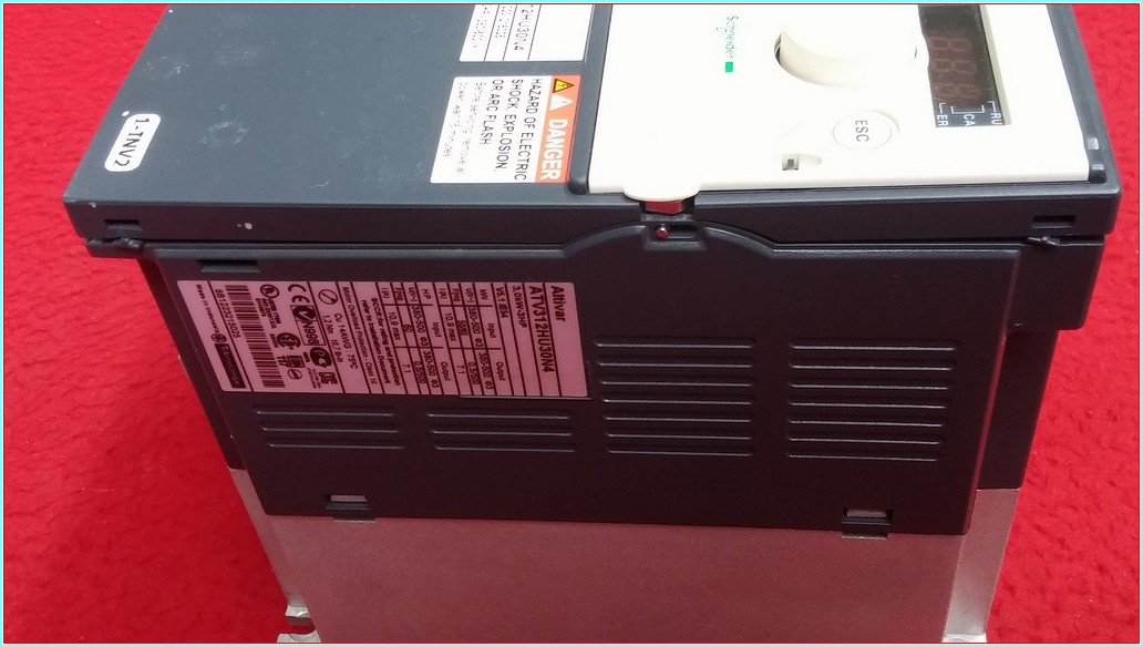 SCHNEİDER ATV312HU30N4 ATV312 3,0 KW SÜRÜCÜ