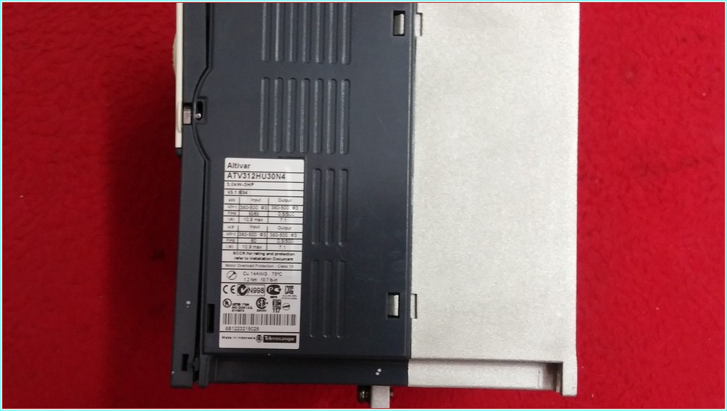 SCHNEİDER ATV312HU30N4 ATV312 3,0 KW SÜRÜCÜ