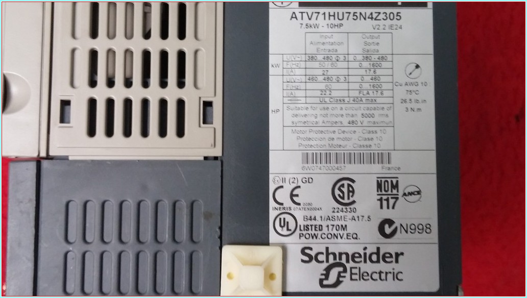 TELEMECANİQUE ATV71HU75N4 ATV71HU75N4Z 7,5 KW ATV71HU75N4Z305 SÜRÜCÜ