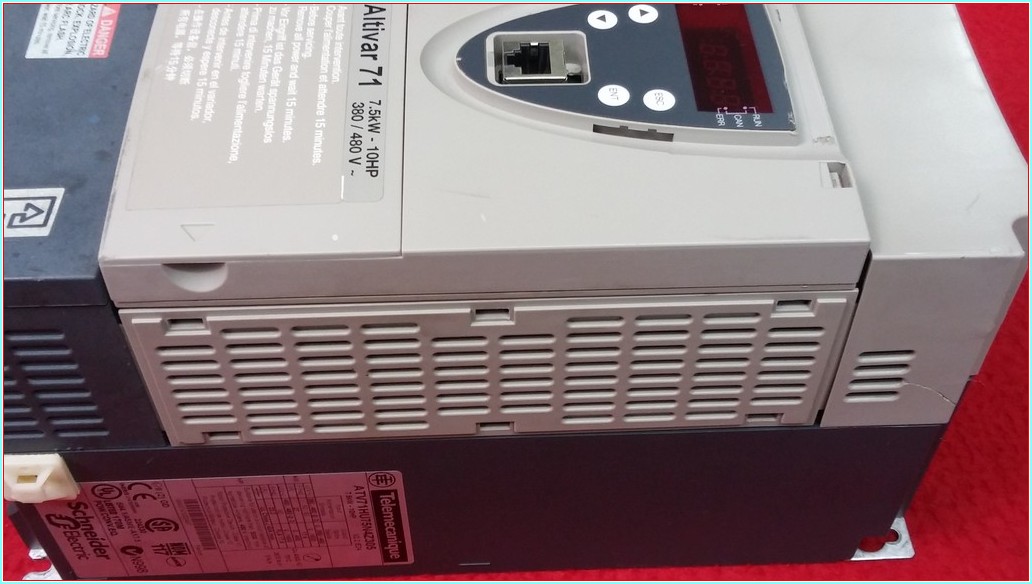 TELEMECANİQUE ATV71HU75N4 ATV71HU75N4Z 7,5 KW ATV71HU75N4Z305 SÜRÜCÜ