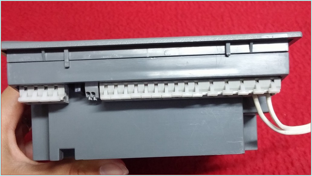 ABB RVT-12 2GCA291721A0050 DOKUNMATİK VE RENKLİ EKRAN GÜÇ FAKTÖRÜ DENETLEYİCİSİ