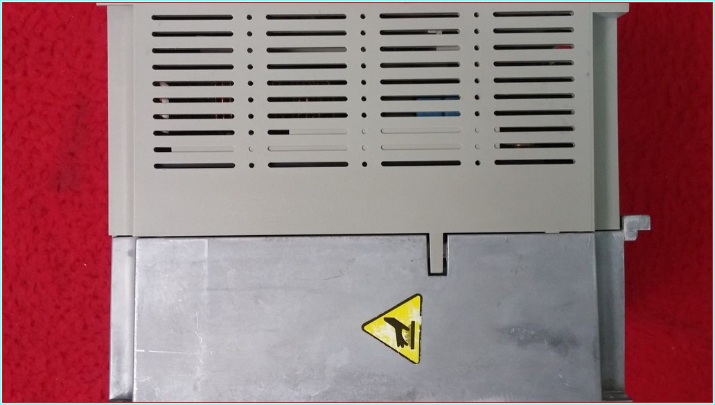 TELEMECANİQUE ATV28HU41M2 2,2 KW SÜRÜCÜ