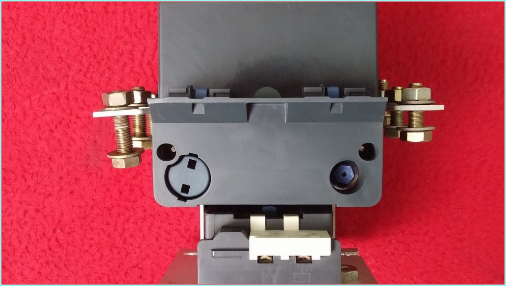 SCHNEİDER LC1F225 250A KONTAKTÖR