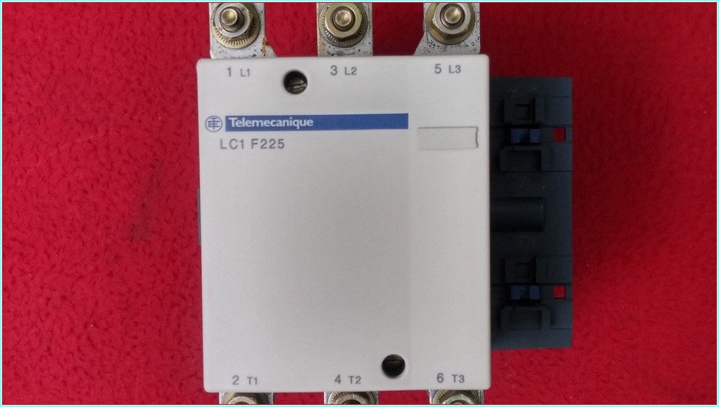 SCHNEİDER LC1F225 250A KONTAKTÖR