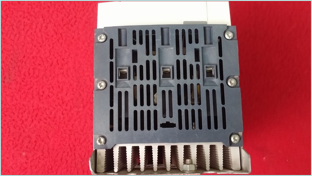 SCHNEİDER ALTİSTAR 22 ATS22D47Q ATS22 22KW 47A SIFIR KUTULU YUMUŞAK YOL VERME SOFTSTARTER