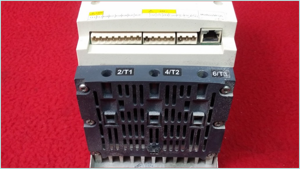 SCHNEİDER ALTİSTAR 22 ATS22D47Q ATS22 22KW 47A SIFIR KUTULU YUMUŞAK YOL VERME SOFTSTARTER