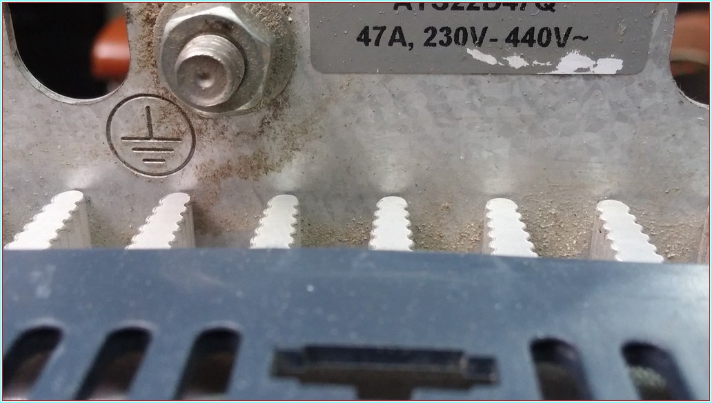 SCHNEİDER ALTİSTAR 22 ATS22D47Q ATS22 22KW 47A SIFIR KUTULU YUMUŞAK YOL VERME SOFTSTARTER