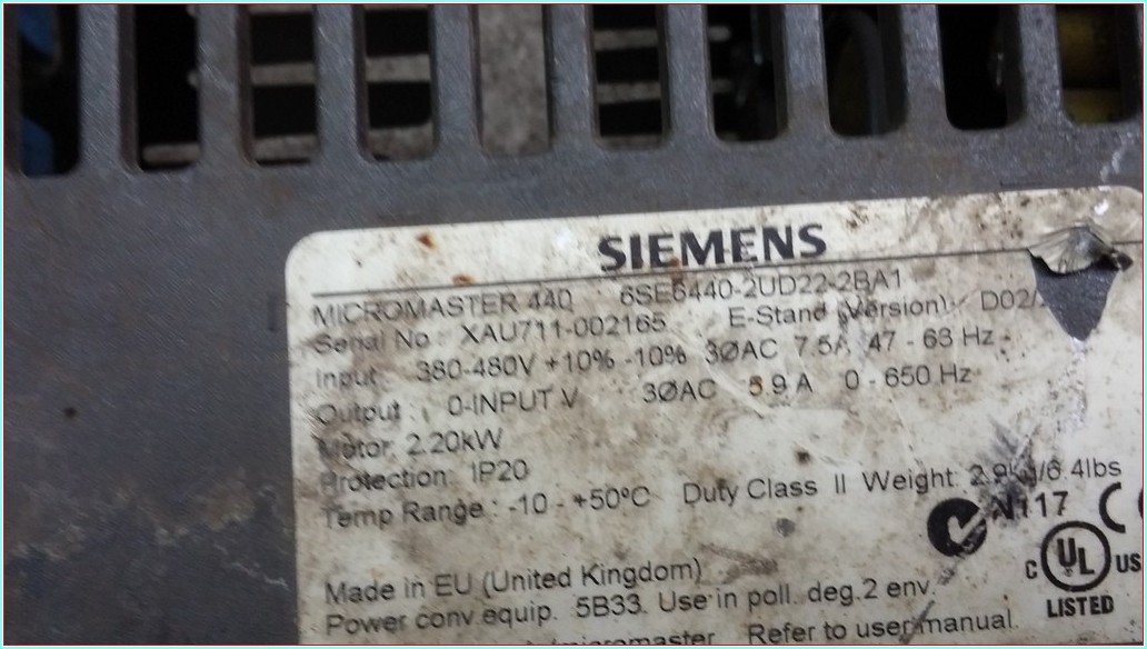 SIEMENS 6SE6440-2UD22-2BA1 2,2 KW İNPUT 380V SÜRÜCÜ