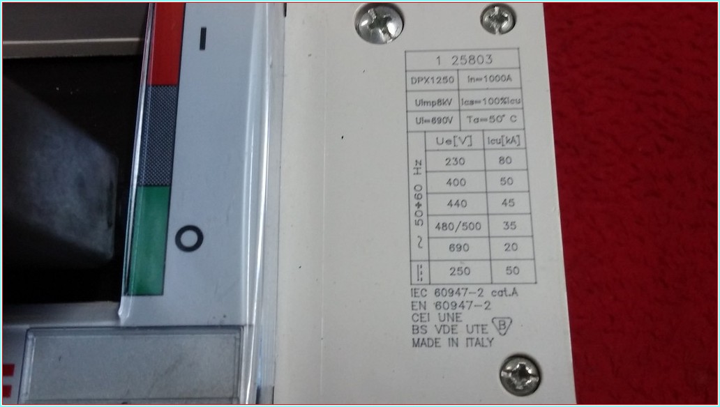 LEGRAND DPX 1250 1000 A 50 KA TMŞ 1000 AMPER DEVRE KESİCİ ŞALTER