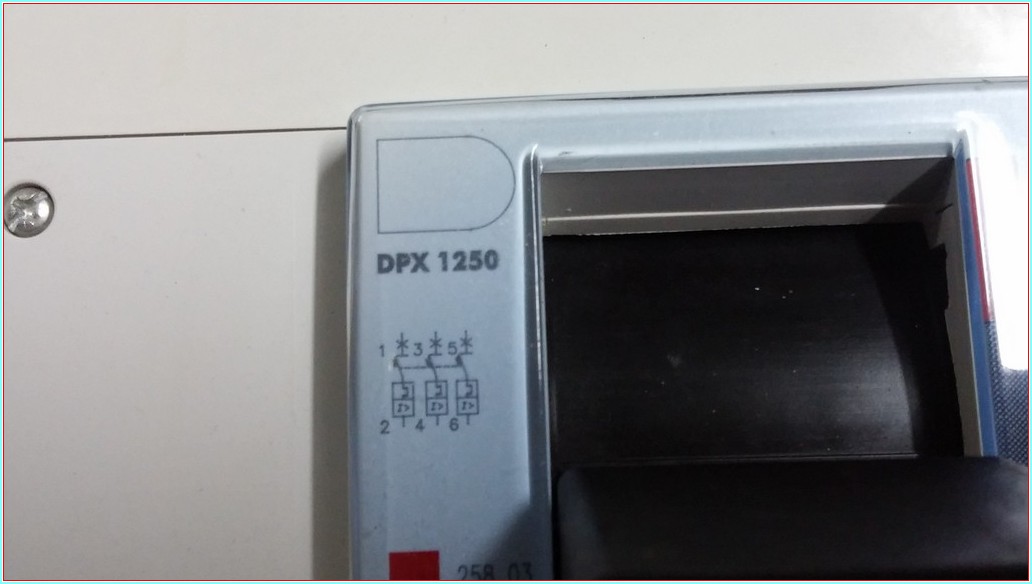 LEGRAND DPX 1250 1000 A 50 KA TMŞ 1000 AMPER DEVRE KESİCİ ŞALTER