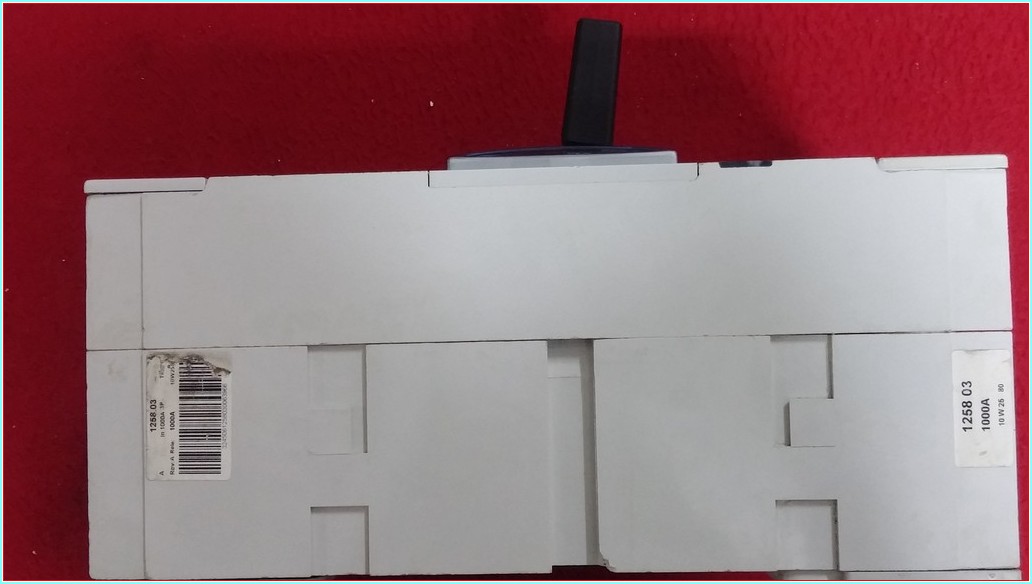 LEGRAND DPX 1250 1000 A 50 KA TMŞ 1000 AMPER DEVRE KESİCİ ŞALTER