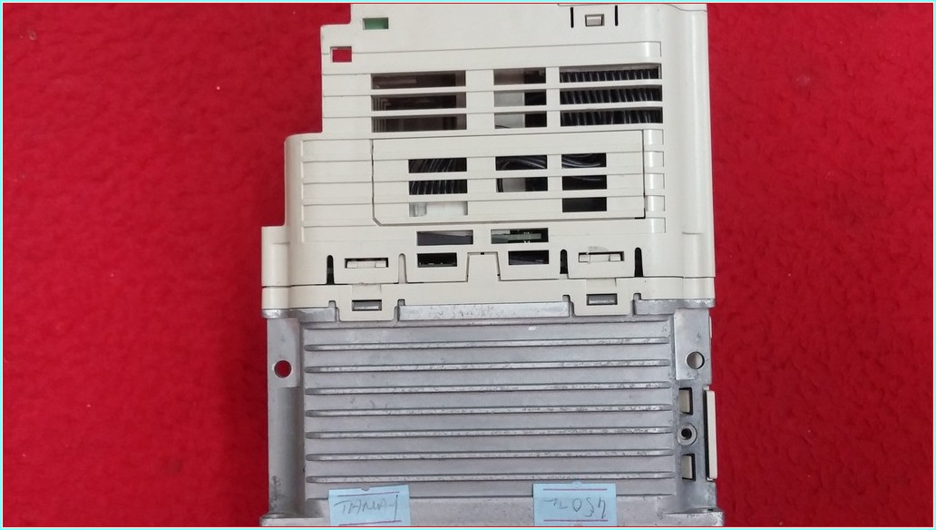 YASKAWA V1000 CIMR-VC4A0005BAA