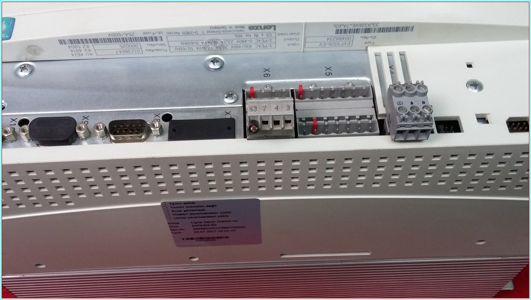 LENZE EVF9326-EV 18,5KVA 22,3A SERVO SÜRÜCÜ