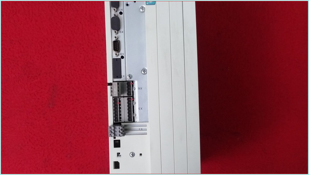 LENZE EVF9326-EV 18,5KVA 22,3A SERVO SÜRÜCÜ