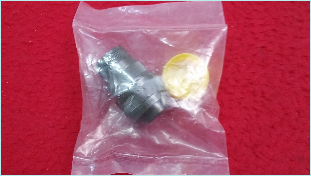 AMPHENOL MS3106A-18-1S-622 1129 SIFIR KUTULU KONNEKTÖR