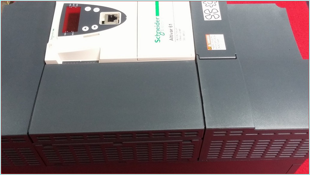 SCHNEİDER ATV61HD15N4 ATV61HD15N4Z 15 KW-20 HP SÜRÜCÜ 15KW INVERTER