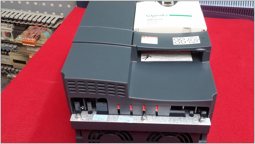 SCHNEİDER ATV61HD15N4 ATV61HD15N4Z 15 KW-20 HP SÜRÜCÜ 15KW INVERTER
