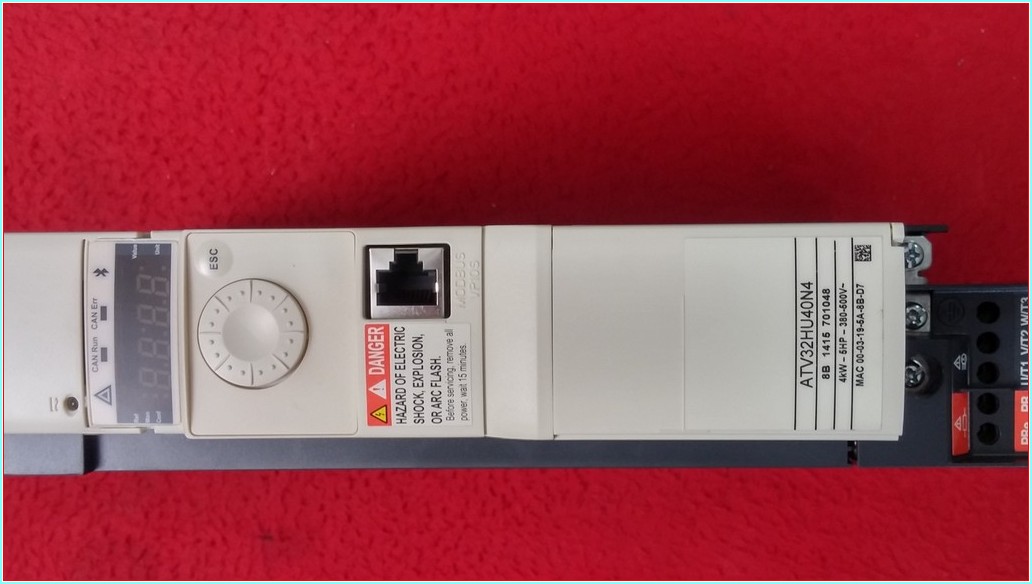 SCHNEİDER ATV32HU40N4 ATV32HU30N4 ATV32HU22N4 2.2 KW 3 KW 4 KW-5 HP SIFIR KUTULU SÜRÜCÜ KONTROL KARTI BULUNUR