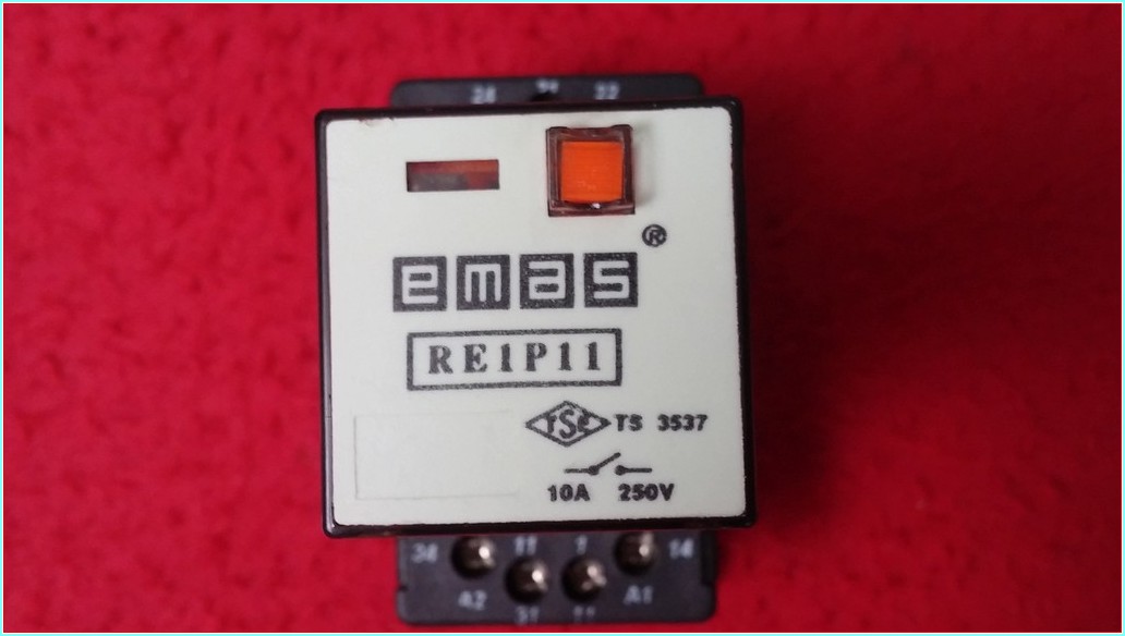 EMAS RE1P11 TS 3537 24VDC 10 A 11 PİMLİ DİP SÖKETİ İLE BİRLİKTE 3 KONTAKLI RÖLE