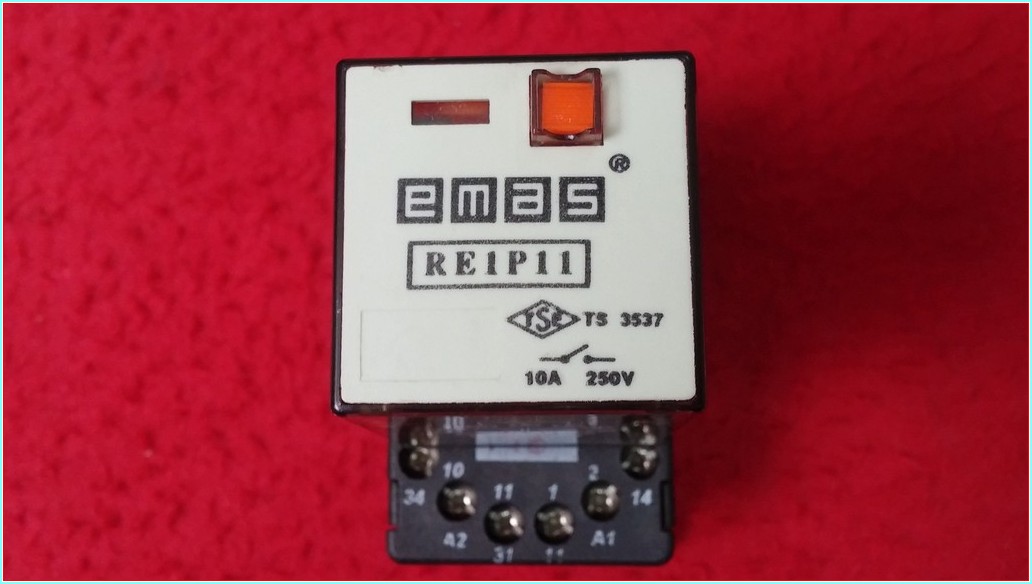 EMAS RE1P11 TS 3537 24VDC 10 A 11 PİMLİ DİP SÖKETİ İLE BİRLİKTE 3 KONTAKLI RÖLE