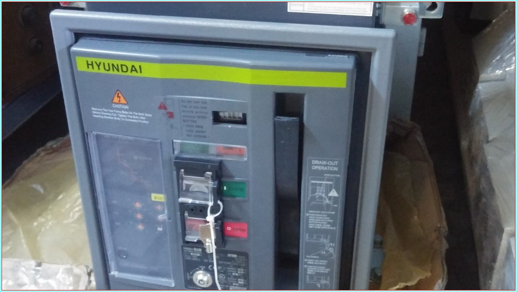 HYUNDAİ HİAN08 800A ÇEKMECELİ TİP SIFIR SANDIKTA MASTERPACT