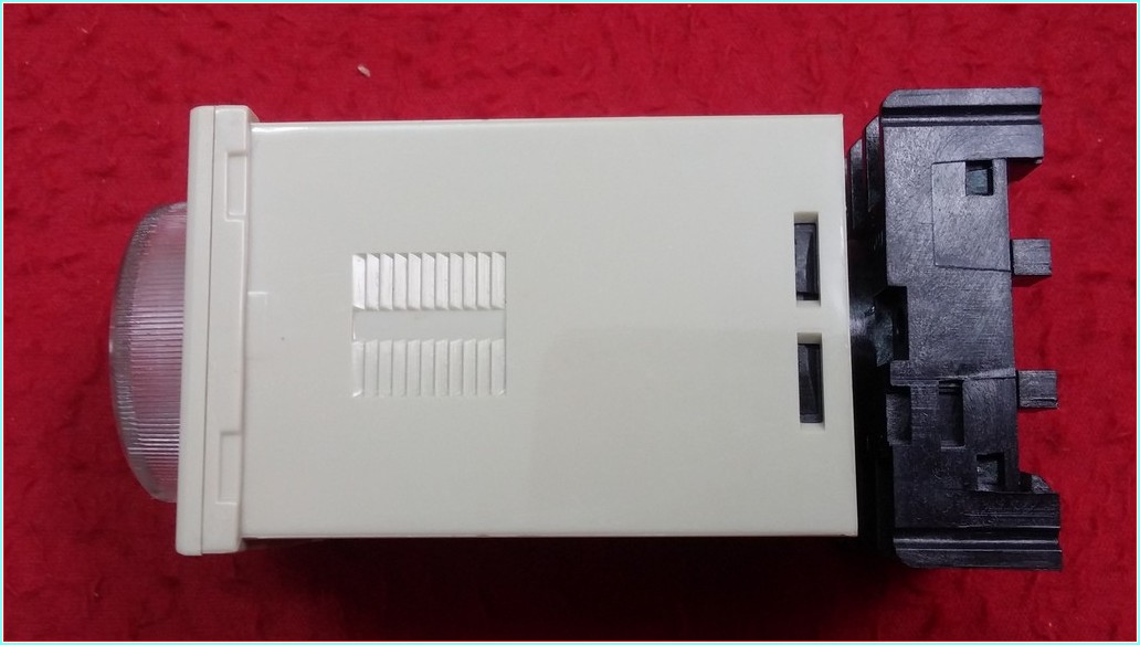 OMRON H3BA-8 ÇOK İŞLEVLİ ANALOG ZAMANLAYICI