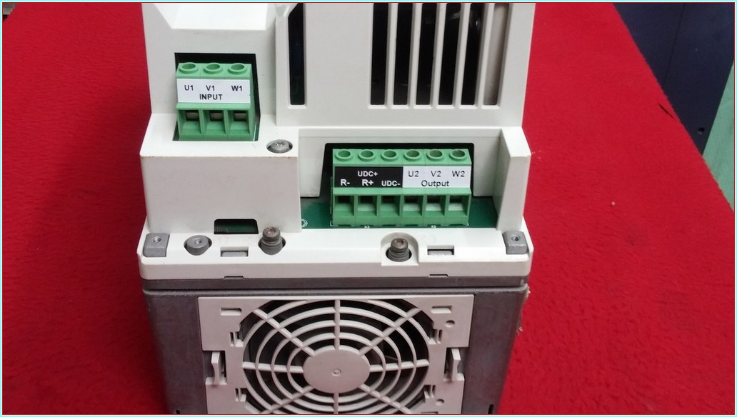 ACS800-04-0011-3+J400+P901 ACS800-04-0011-3 ABB