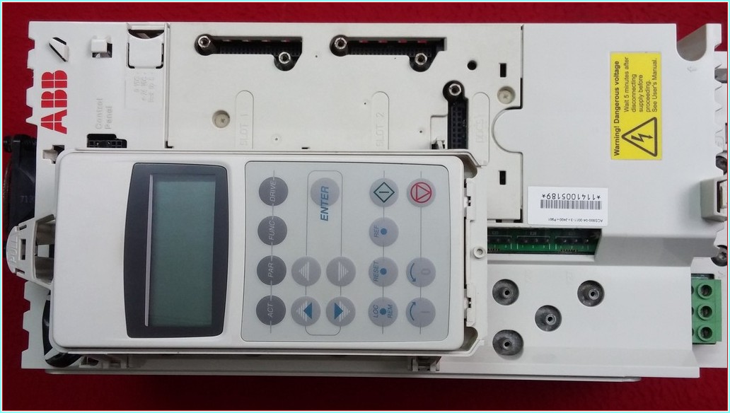 ACS800-04-0011-3+J400+P901 ACS800-04-0011-3 ABB