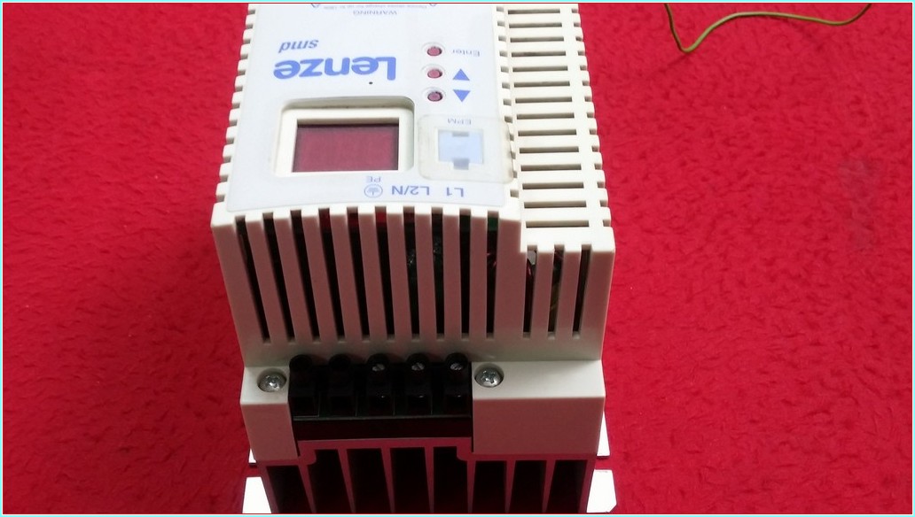 LENZE ESMD152X2SFA 1,5 KW SÜRÜCÜ INVERTER 1.5KW DRIVER