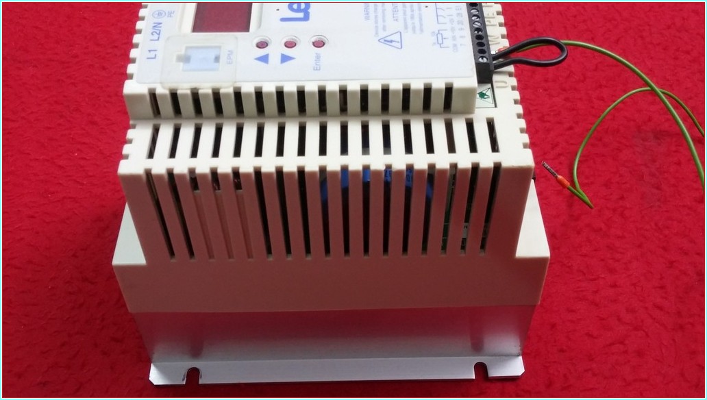 LENZE ESMD152X2SFA 1,5 KW SÜRÜCÜ INVERTER 1.5KW DRIVER