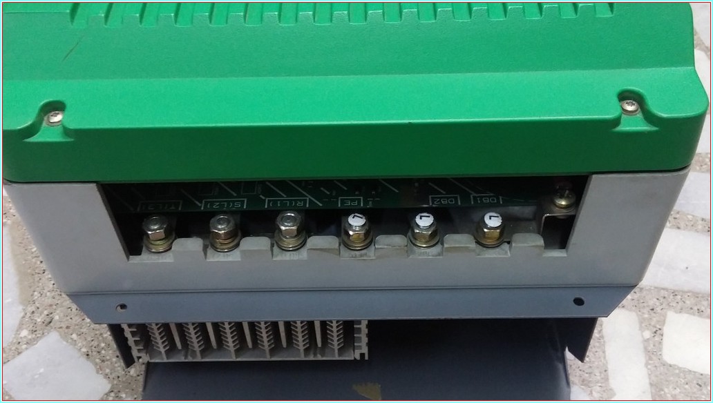 CONTROL TECHNIQUES V1850RL 18,5 KW SÜRÜCÜ