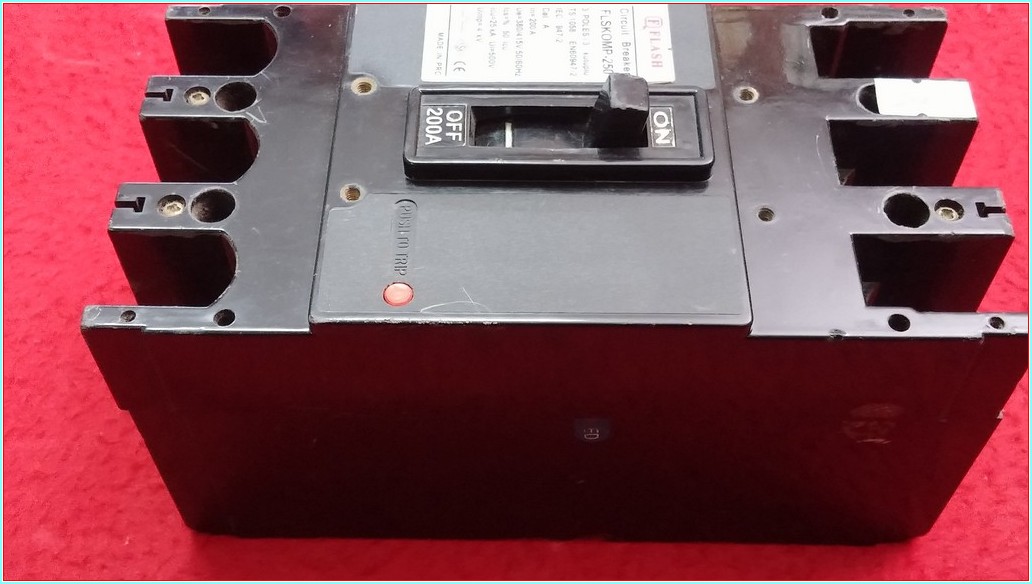 FLASH FLSKOMP-250 200A TMŞ 200 AMPER DEVRE KESİCİ ŞALTER