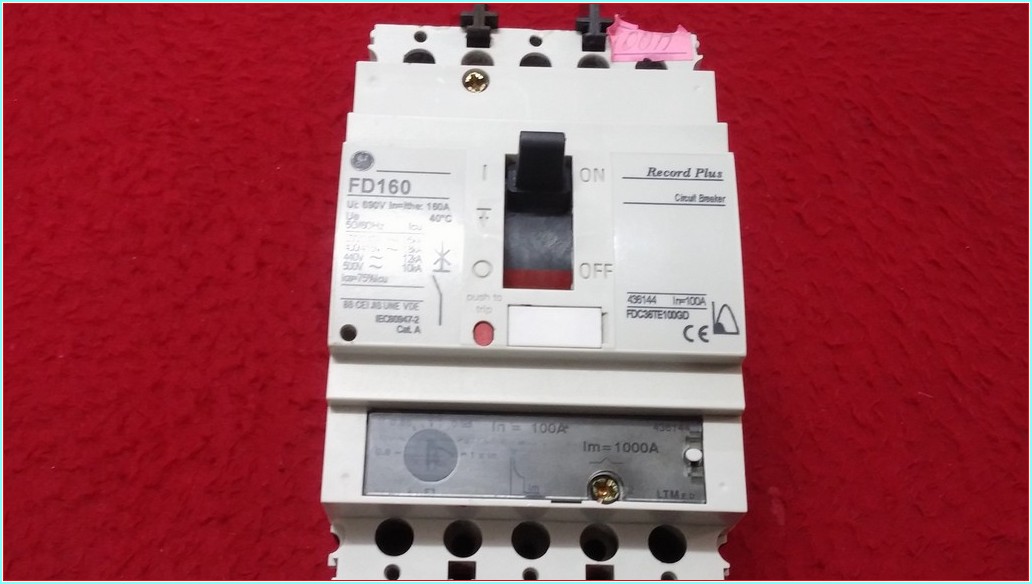 GE FD160 100A TMŞ 100 AMPER DEVRE KESİCİ ŞALTER