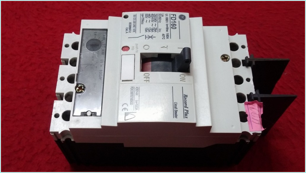 GE FD160 100A TMŞ 100 AMPER DEVRE KESİCİ ŞALTER