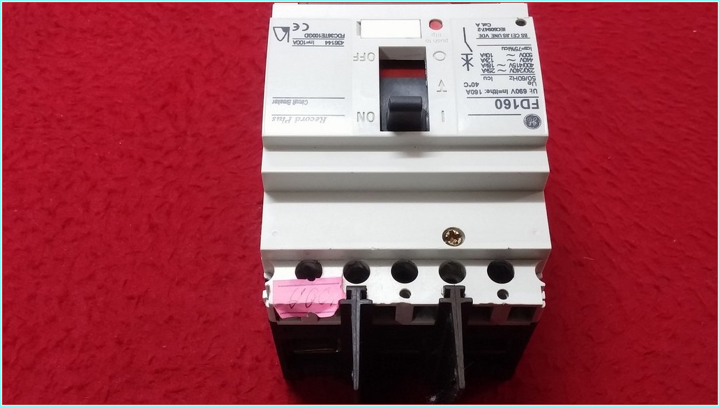 GE FD160 100A TMŞ 100 AMPER DEVRE KESİCİ ŞALTER