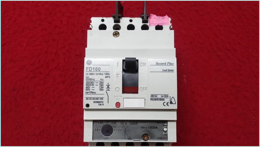 GE FD160 100A TMŞ 100 AMPER DEVRE KESİCİ ŞALTER