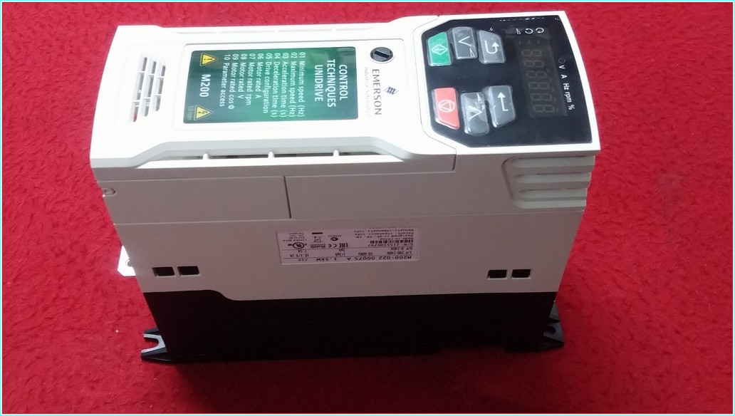 EMERSON M200-022 00075 A 1,5 KW SIFIR SÜRÜCÜ
