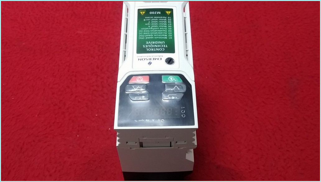 EMERSON M200-022 00075 A 1,5 KW SIFIR SÜRÜCÜ