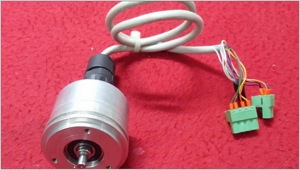 HEIDENHAIN ROD 426 3600 27S12-03 376 846-L6 5V-- ENCODER