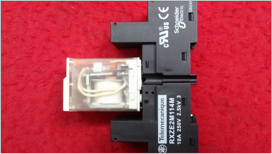 TELEMECANİQUE RXM4AB1P7 6A 4 KUTUPLU MİNYATÜR RÖLE