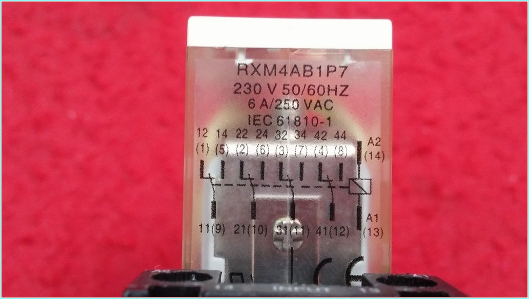 TELEMECANİQUE RXM4AB1P7 6A 4 KUTUPLU MİNYATÜR RÖLE