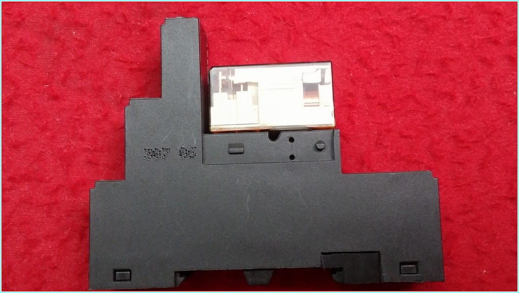WEİDMÜLLER ROL 424024 24VDC 8A RÖLE