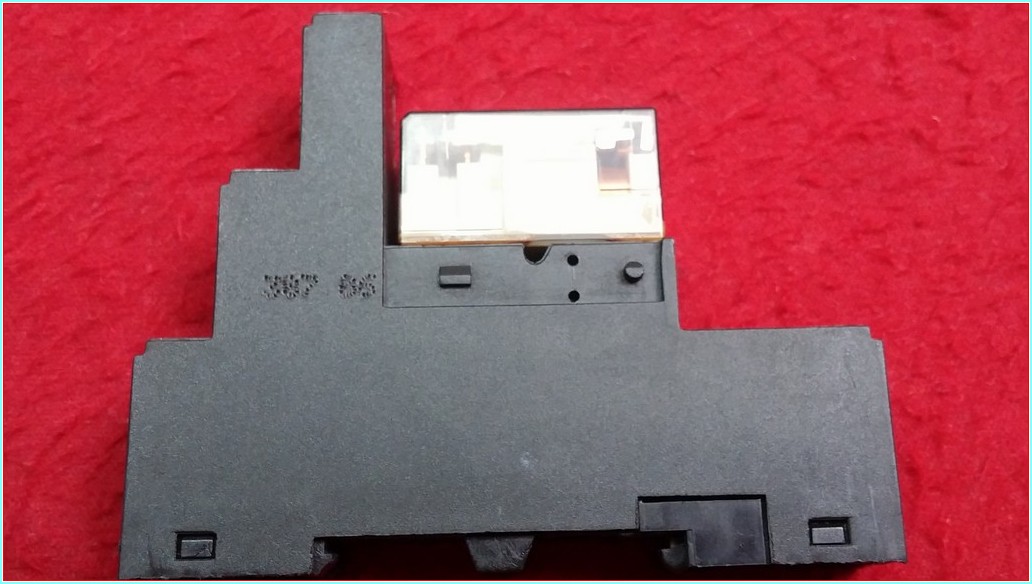 WEİDMÜLLER ROL 424730 230VAC 8A RÖLE