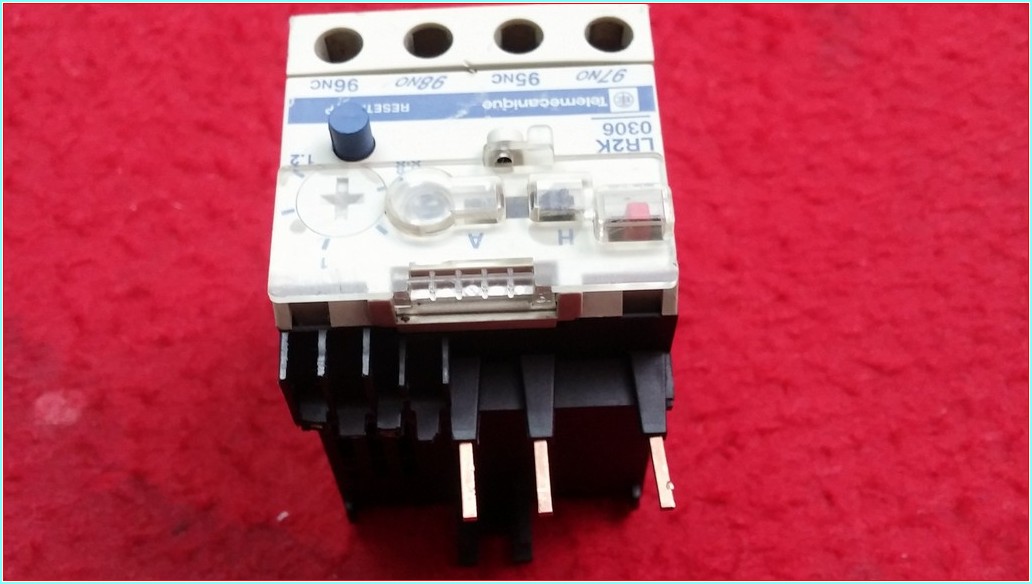 TELEMECANİQUE VE SCHNEİDER  LR2K0306 0,8-1,2A TERMİK MOTOR KORUMA