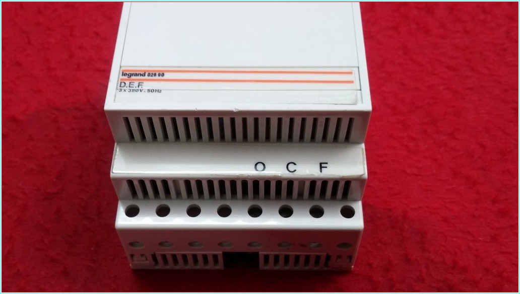 LEGRAND 028 90 D.E.F 3X380V