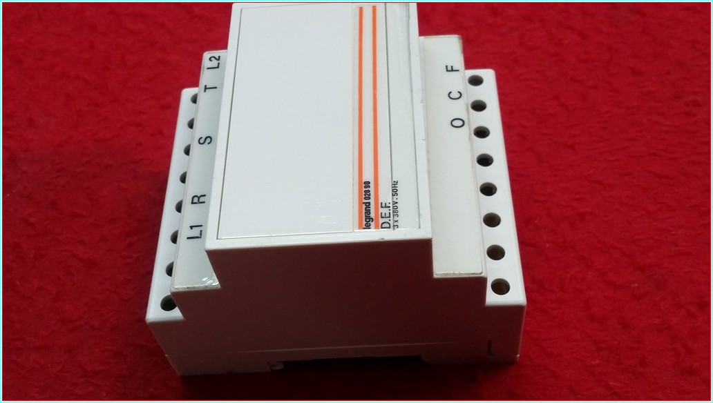 LEGRAND 028 90 D.E.F 3X380V