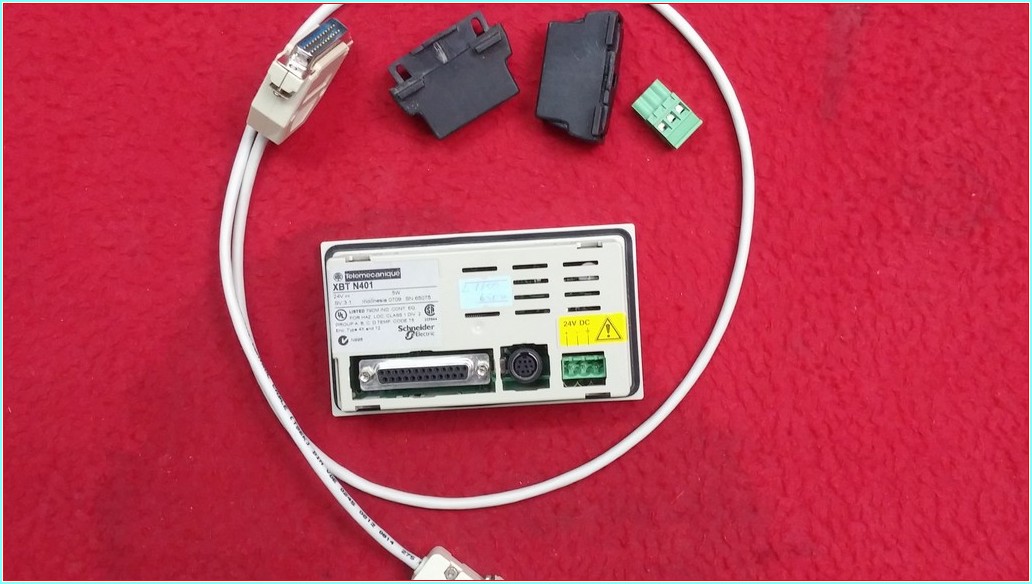 TELEMECANİQUE XBT N401 XBTN401 XBT-N401  TUŞ TAKIMLI PANEL