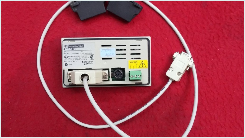 TELEMECANİQUE XBT N401 XBTN401 XBT-N401  TUŞ TAKIMLI PANEL