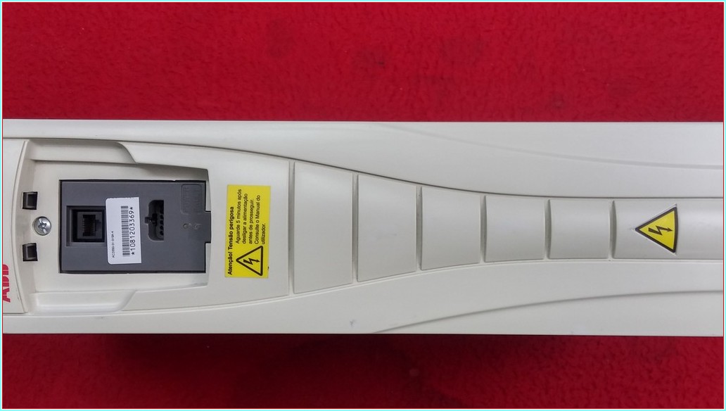 ABB ACS550-01-015A-4 ACS550 7,5 KW 15,4A SÜRÜCÜ 7,5KW INVERTER DRIVE
