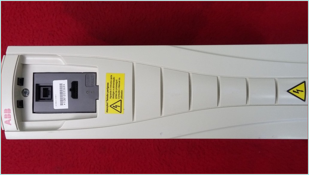 ABB ACS550-01-015A-4 ACS550 7,5 KW 15,4A SÜRÜCÜ 7,5KW INVERTER DRIVE